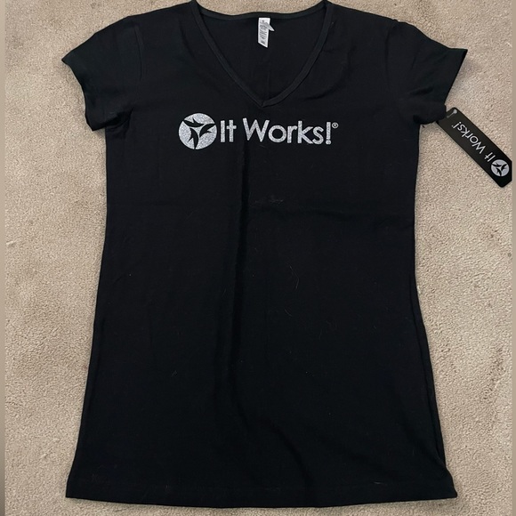 It Works Global Clothing Lot - Picture 4 of 5